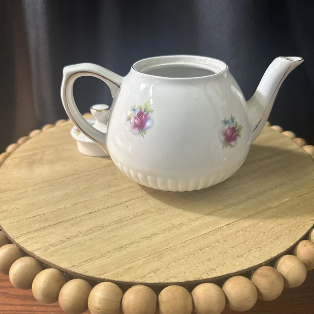 Vintage Ellgreave Wood & Sons England Teapot